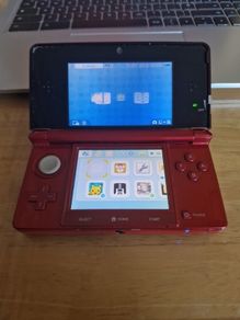 Nintendo 3DS Metallic Red