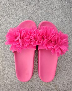 Pink Flip-flops   Size 6