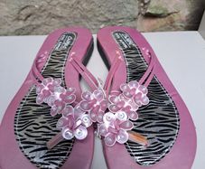 Camino pink slippers size 5