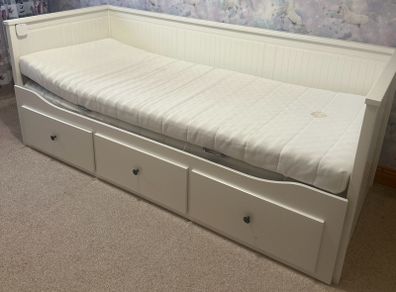 Daybed with 3 Drawers and Mattresses - White