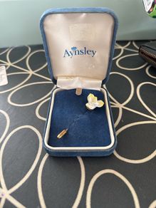 Aynsley Flower Pin