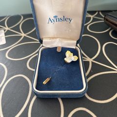 Aynsley Flower Pin
