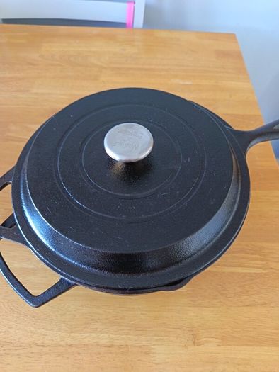 Cast Iron Pot and Skillet