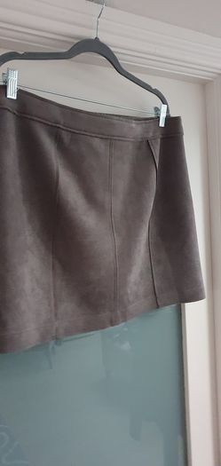 DUNNES faux suede skirt Sz 16