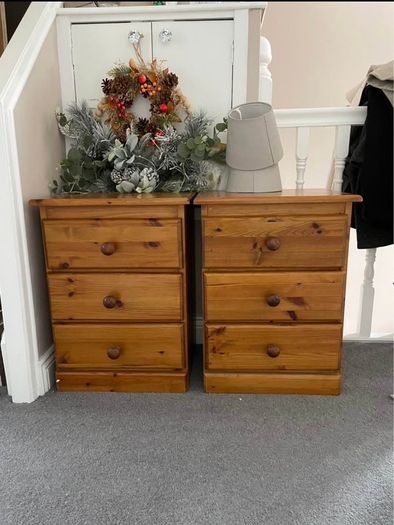 Solid Pine Bedroom Furniture Set
