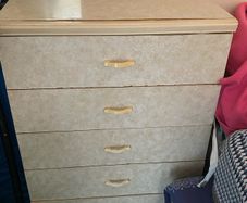 Chest of drawer