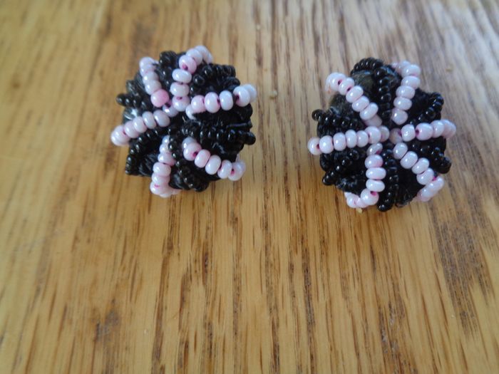 Vintage Beaded Necklace and Clip On Earrings for Sale