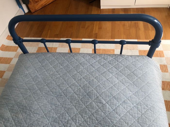 Single bed frame