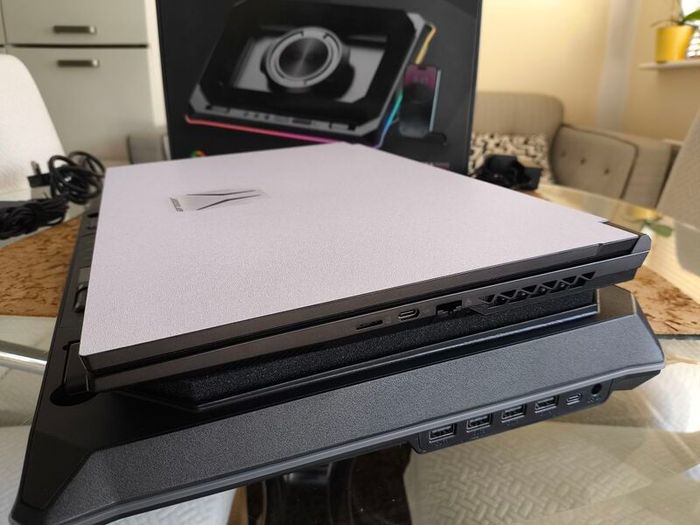 Gaming Laptop Clevo Erazer i5 12450H 8/12 RTX4050 6GB 75W 16GB DDR4 3200Mhz 512GB Nvme Pcie 4.0 17.3" FHD 144hz Ips 300nits Win11 RGB Cooler Mouse