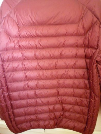 Spital Fields Gents Quilted Puffer Bomber  90% Down Puffer & 10% Feather Zipped Jacket coat. Medium. Colour Wine/burgundy/oxblood. Immaculate. Spitalfields
