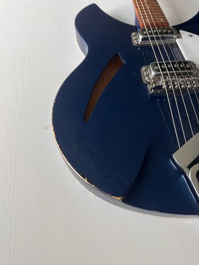 Rickenbacker 330