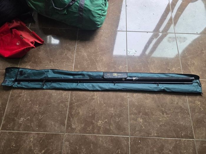 Shakespeare Spinning Rod / 9ft, 20-60g / Like New, Unused + free fishing net
