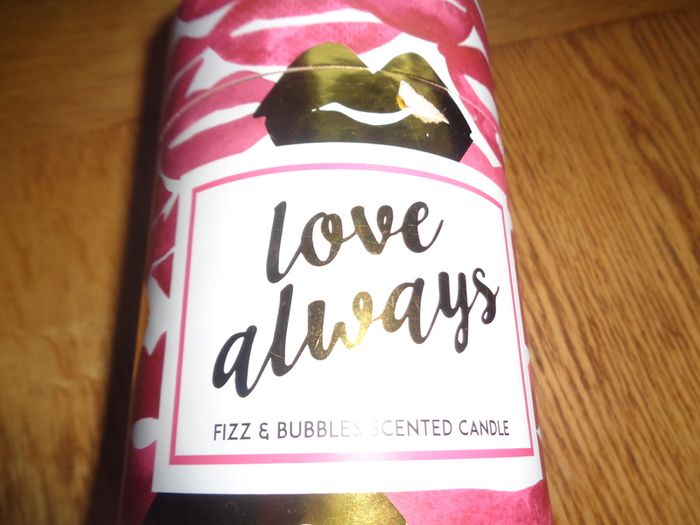 Love Always Fizz & Bubbles Scent Candle for Sale