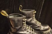 Dr Martens 1460 model EU 37, UK 4,