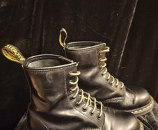 Dr Martens 1460 model EU 37, UK 4,