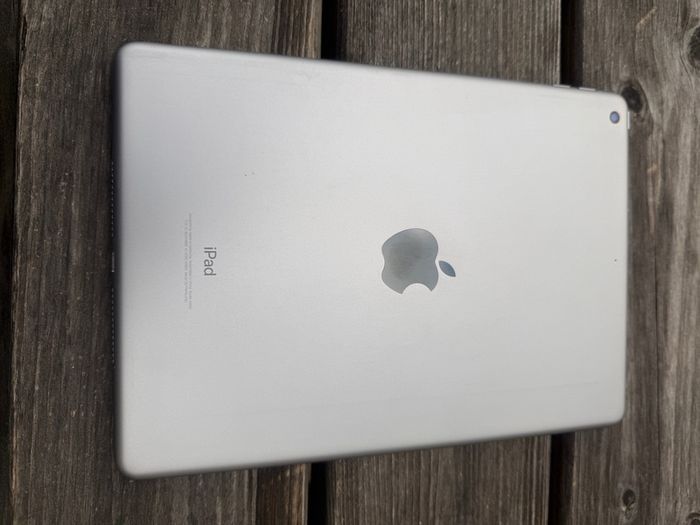 iPad (6th Generation) WiFi 32Gb