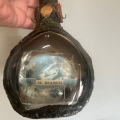 Key holder decanter