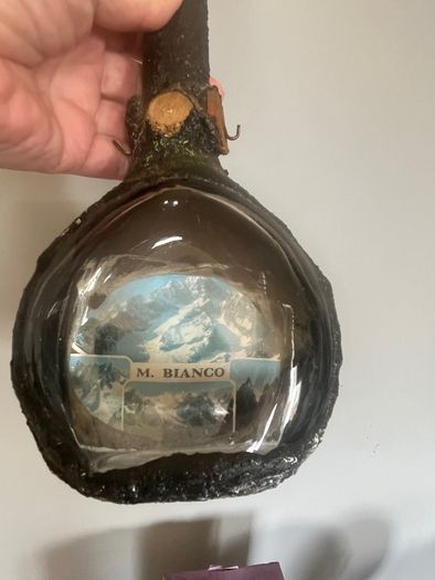 Key holder decanter