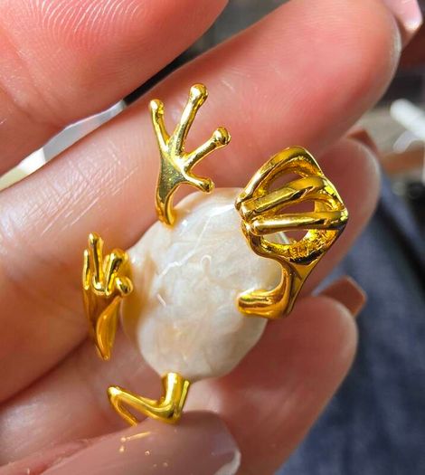 Pandora Wonders Collection Treated Freshwater Cultured Baroque Pearl Oversized Frog Pendant  New