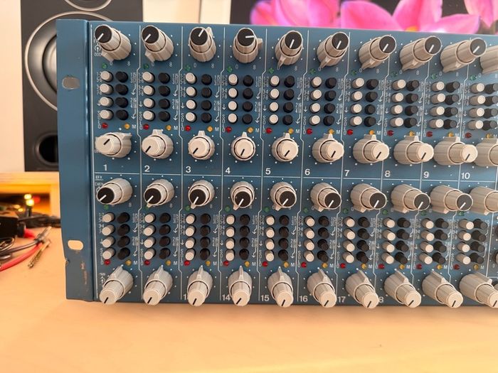 Speck Electronics Xtramix V1 (90s) - 20 Stereo Ch / 8 Bus | Serviced - Custom Low-Noise PSU