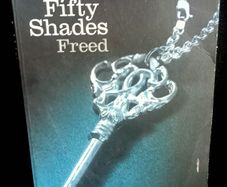 Fifty Shades Freed by E L James - Paperback