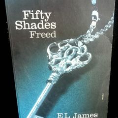 Fifty Shades Freed by E L James - Paperback