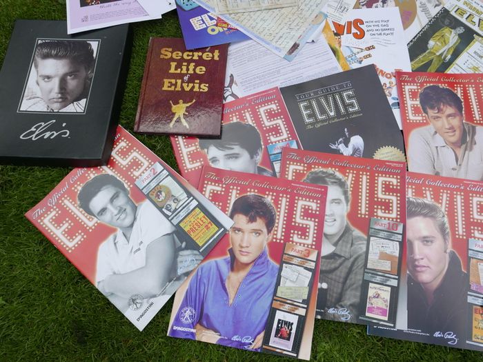 Elvis Presley Deagostini Collectors Box & Collectors Items