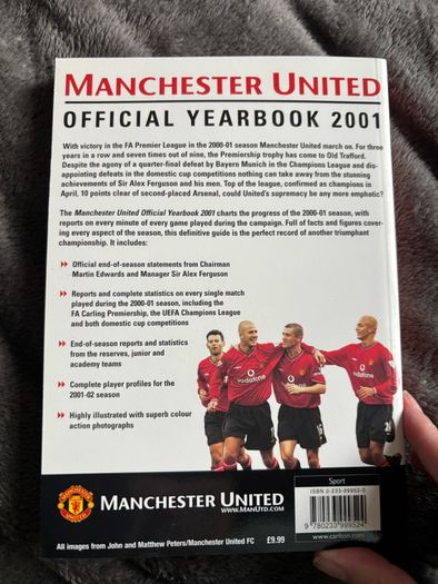 Manchester United Official Yearbook 2001