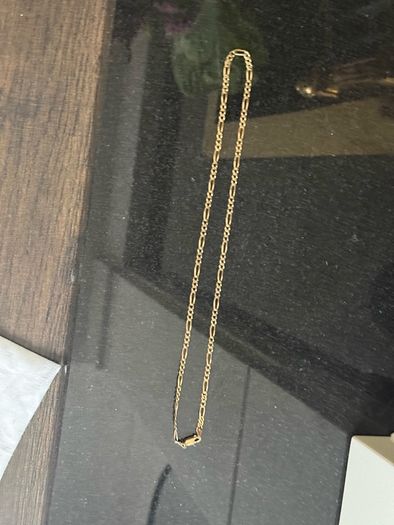Solid 9ct gold -8 grams -21 inches -vintage chain
