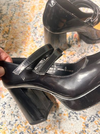Ladies Shoes