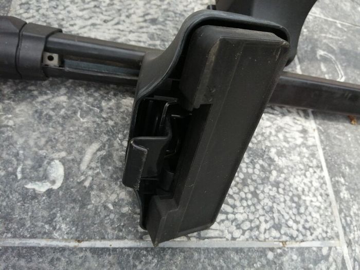 Thule roof bars and feet