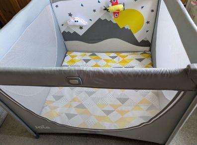 Joie play pen