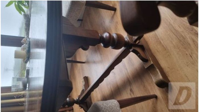 Lancaster Table & Chairs