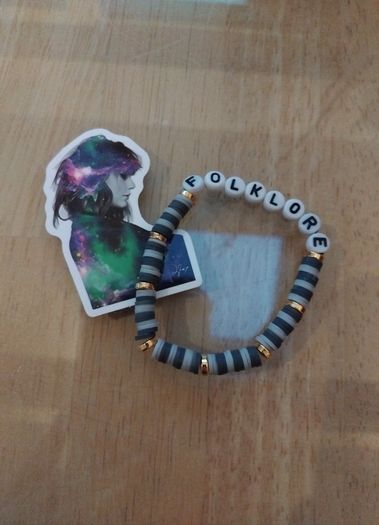 'Folklore' Taylor Swift Friendship Bracelet!