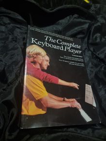 The Omnibus Complete Keyboard Player (The Complete.) (Paperback)