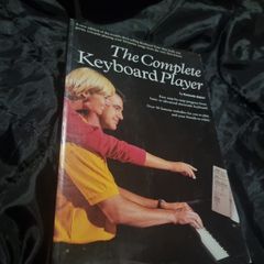The Omnibus Complete Keyboard Player (The Complete.) (Paperback)