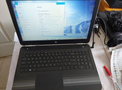 HP Pavilion 15.6 inch Laptop, Model, 15-aw012na, AMD A9-9410 Radeon R5 Graphics, 5 Compute cores 2C + 3G 2.9GHz, 8GB Ram, 1 Terrabyte HDD, Windows 10, Microsoft Edge, Chrome, and VLC
