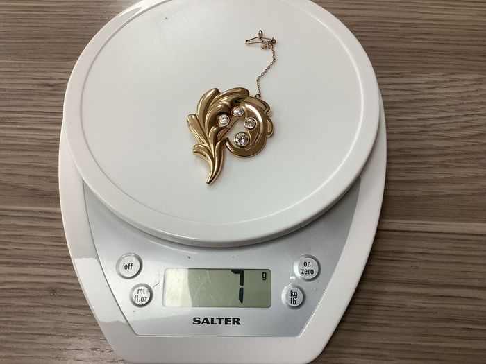 Arezzo 762 AR 750 pristine vintage 18k Italian gold, leaf brooch