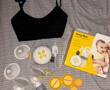 Medela Swing Maxi Double Electric Breast Pump + Pumping Bra