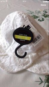 Girls BNWT hat 6/12 mths
