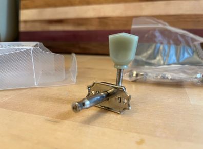 epiphone vintage style tuners 3x3