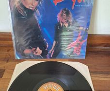 Lita Ford - Dancin' on the Edge