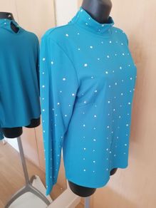 Women's Top NWT SIZE 16 Savida