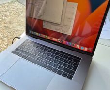 MacBook Pro 15 inch, 16GB RAM, 500GB ssd.