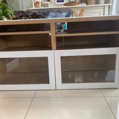Tv bench