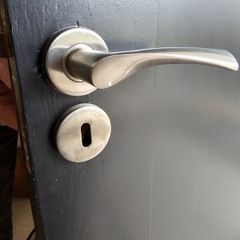 10 sets Brushed Chrome lever on rose door handles and Escutcheons