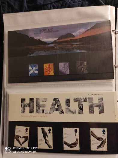 Stamp album UK's Presentation packs x 100