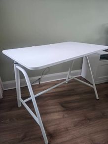 Sit/stand adjustable desk
