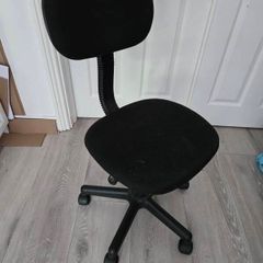 Adjustable desk chair