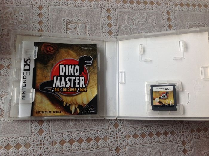 DINO Master.  Nintendo DS